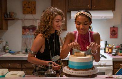 ‘Sitting In Bars With Cake’ Trailer: Yara Shahidi & Odessa A’zion Star In Prime Video’s Upcoming Drama - theplaylist.net - city Odessa