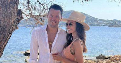 Michelle Keegan cheekily eyes up shirtless husband Mark Wright after he leaves fans having to 'look twice' - www.manchestereveningnews.co.uk