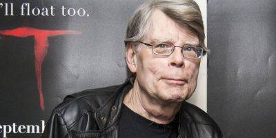 Stephen King Played 'Mambo No. 5' So Much That His Wife Almost Got a Divorce - www.justjared.com