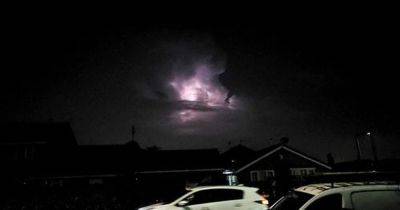 Watch the moment lightning struck Greater Manchester in bizarre storm - www.manchestereveningnews.co.uk - Manchester