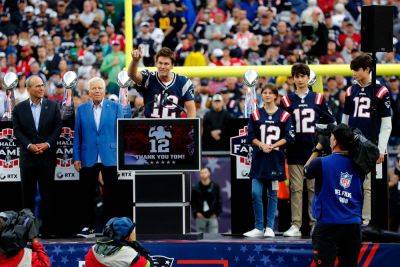 Tom Brady Returns To New England Patriots’ Stadium With His Kids For Special Tribute - etcanada.com - state Massachusets - county Bay - Philadelphia, county Eagle - county Eagle