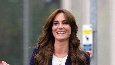 Kate Middleton Hurt Her Fingers in the Most Mom Way Possible - www.glamour.com