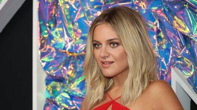 Where Did Kelsea Ballerini's Dress Go During The VMAs? An Investigation - www.glamour.com