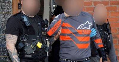 Cash, cocaine, heroin and machetes seized during raid on suspected drugs den - www.manchestereveningnews.co.uk