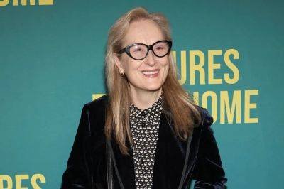 Meryl Streep Reveals ‘Mean Girls’, ‘Romy And Michele’s High School Reunion’ Are ‘Pretty Much Religious Texts In My House’ - etcanada.com - Britain - county Oxford - Greece