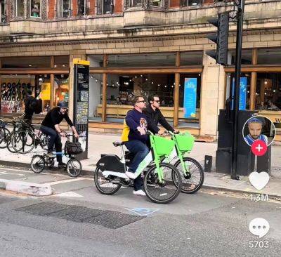James Corden And Harry Styles Are In Perfect Sync While Biking Together In London - etcanada.com - Britain - London - county Garden - county Coffee - county Dillon