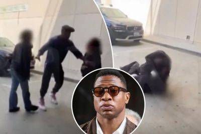 Jonathan Majors breaks up teen girl fight amid assault charges: wild video - nypost.com - Los Angeles - Manhattan - Chelsea