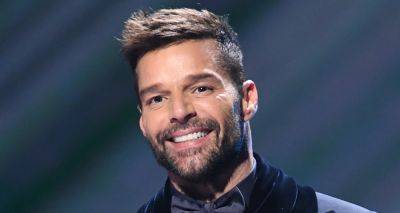 Ricky Martin Strips Down to Do Some Nude Sunbathing: 'Avoiding Tan Lines' - www.justjared.com