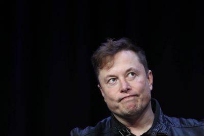 Elon Musk Biography Yields Intriguing Vignettes About Ari Emanuel And Larry David, But Many Poor Reviews Have Accompanied Strong Early Sales - deadline.com