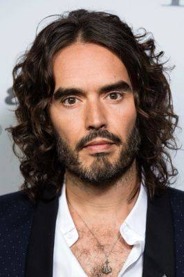 Channel 4 Doc Airs Russell Brand Rape, Sexual Abuse Allegations; Comedian Appears On London Stage - deadline.com - Jordan