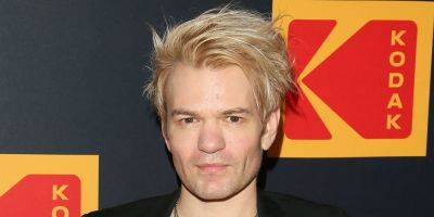 Sum 41's Deryck Whibley Discharged From Hospital Amid Concerns About Heart Failure & Pneumonia - www.justjared.com - Chicago