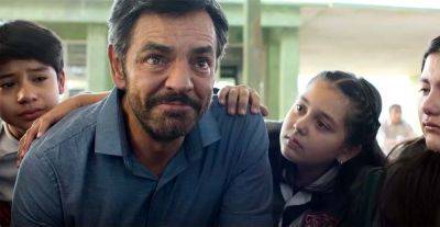 ‘Radical’ Trailer: Eugenio Derbez Stars As An Inspiring Teacher In Heartwarming Based-On-A-True-Story Dramedy - theplaylist.net - Mexico