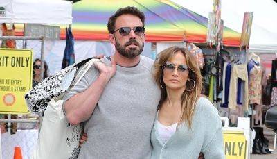 Ben Affleck & Jennifer Lopez Kick Off Their Week with PDA-Filled Farmers Market Visit - www.justjared.com - Los Angeles
