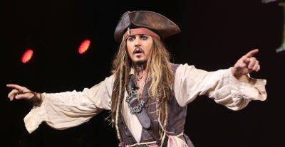 Johnny Depp's Salary for All Five 'Pirates of the Caribbean' Movies Revealed - www.justjared.com