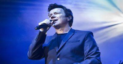 'I didn't speak to Dad for 25 years after he hit me' says Rick Astley - www.ok.co.uk - Denmark