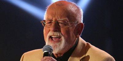 Roger Whittaker, 'The Last Farewell' Singer, Dies at 87 - www.justjared.com - Britain - France