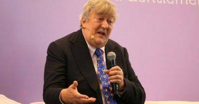 Stephen Fry rushed to hospital with injuries after horror fall from stage - www.ok.co.uk