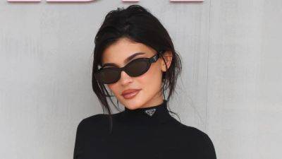 Kylie Jenner Upgraded Her Little Black Dress in Under Five Minutes With This Easy Styling Trick - www.glamour.com - city Milan