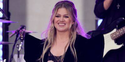 Kelly Clarkson Performs on 'Today Show,' Discusses Her Kids Possibly Becoming Entertainers - www.justjared.com - New York