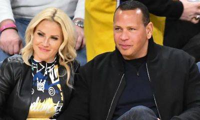 Alex Rodriguez thanks girlfriend Jaclyn Cordeiro for ‘life-changing’ 30+ pound weight loss - us.hola.com - Los Angeles - New York