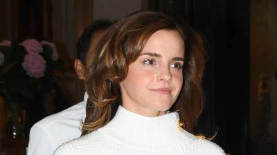 Emma Watson's White Sweater and Miniskirt Combo Is So Rory Gilmore Coded - www.glamour.com - Italy