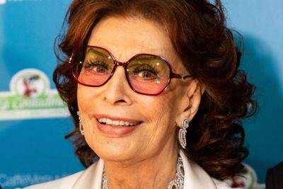 Sophia Loren Undergoes Surgery Following Fractures Sustained In Fall At Home - deadline.com - Italy - Senegal - city Naples - county Geneva
