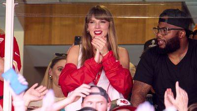 Taylor Swift Causes Media Frenzy Cheering on Travis Kelce at Kansas City Chiefs Game Amid Dating Rumors - variety.com - Chicago - Philadelphia, county Eagle - county Eagle - Kansas City