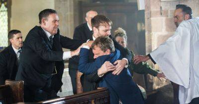 Coronation Street fans do double take over villain's 'return' and say 'he's the image of him' as they're distracted by funeral scenes - www.manchestereveningnews.co.uk