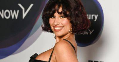 Singer Raye labelled inspiration as she strips to underwear in body dysmorphia statement - www.ok.co.uk