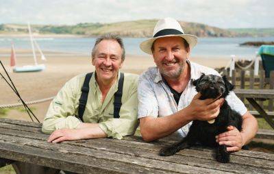 Lee Mack replaces unwell Bob Mortimer on next episode of ‘Gone Fishing’ - www.nme.com
