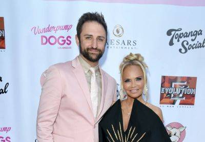 Kristin Chenoweth Marries Josh Bryant During Romantic Ceremony in Texas - etcanada.com - Texas - county Mitchell - county Campbell - county Dallas