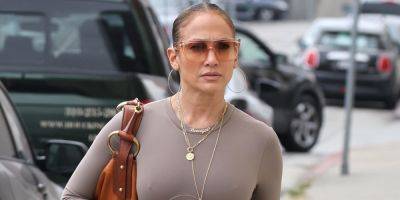 Jennifer Lopez Takes A Yoga Class Ahead Of The Weekend in LA - www.justjared.com - Los Angeles