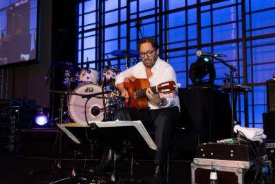 Guitarist Al Di Meola Suffers Heart Attack On Stage, Cancels Remaining Tour Stops - deadline.com - Romania - city Bucharest