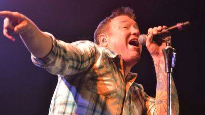 Steve Harwell Dies: Smash Mouth Lead Singer Was 56 - deadline.com - New York - county Stone - state Idaho - Boise, state Idaho