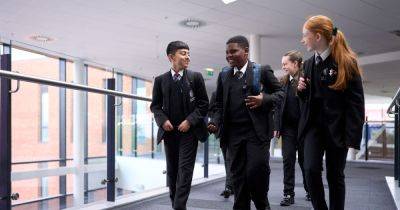 See what this highly-ranked Oldham academy is really like - www.manchestereveningnews.co.uk - county Oldham
