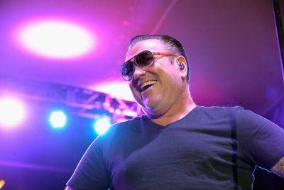 Steve Harwell Dies At Age 56: Guy Fieri, Carson Daly & More Celebs Pay Tribute To Smash Mouth Singer - etcanada.com - county Bryan - state Idaho - Boise, state Idaho