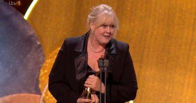National Televison Award viewers 'shook' by Sarah Lancashire's 'real voice' as they ask 'what happened' - www.manchestereveningnews.co.uk - London