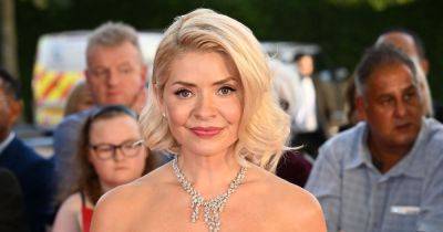 Holly Willoughby dodges question on whether she 'misses' Phillip Schofield at NTAs - www.ok.co.uk