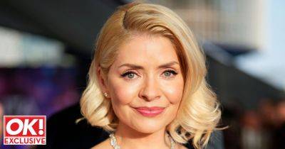 Holly Willoughby's NTAs dress helped her ‘feel reassured and calm’ says expert - www.ok.co.uk - London