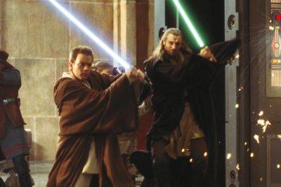 George Lucas Had To Tell Liam Neeson And Ewan McGregor To Stop Making Lightsaber Sounds While Shooting ‘Star Wars’ - etcanada.com