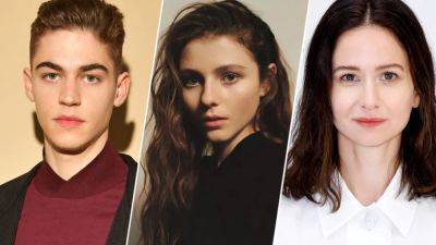 Hero Fiennes Tiffin, Thomasin McKenzie & Katherine Waterston To Lead Jimmy Carr-Penned Spoof ‘Fackham Hall’; Veterans Launches Sales With Bleecker Street Aboard For U.S. – Toronto - deadline.com - Britain - county Kent - city Venice - county Mckenzie