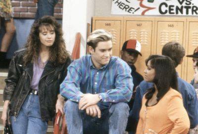 Mark-Paul Gosselaar: It’s ‘Tough’ to Watch ‘Saved by the Bell’ Episode Where Zack ‘Was Basically Whoring Out Lisa’ Without Her Consent - variety.com - USA