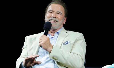 Arnold Schwarzenegger gives us a pet update, featuring his donkey, pig and dog - us.hola.com