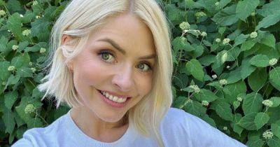 Holly Willoughby flooded with support from celebrity pals as she's praised for new venture - www.manchestereveningnews.co.uk - Britain
