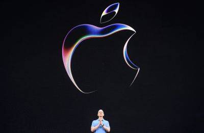 Al Gore To Leave Apple Board After 21-Year Run; Company Reveals CEO Tim Cook’s Pay Dropped 36% In 2023 After Shareholder Pressure - deadline.com - Austin