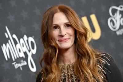 Julia Roberts Offers Her Take On Why She Won’t Take It Off, And Almost Passing On ‘Notting Hill’ - deadline.com - Britain
