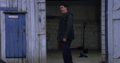 Emmerdale fans point out blunder for Cain Dingle over nicked car as they spot 'new couple' - www.manchestereveningnews.co.uk