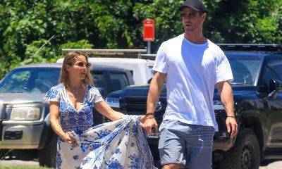 Elsa Pataky and Chris Hemsworth hold hands as they get lunch in Australia - us.hola.com - Australia - India - county Bay