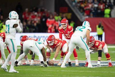 Chiefs-Dolphins Game Is Not On Broadcast TV Or Cable: How To Watch The AFC Wild Card Matchup - deadline.com - Paris - New York - USA