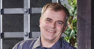 ITV Coronation Street star Simon Gregson 'selling off old furniture to pay £100k tax bill' - www.ok.co.uk